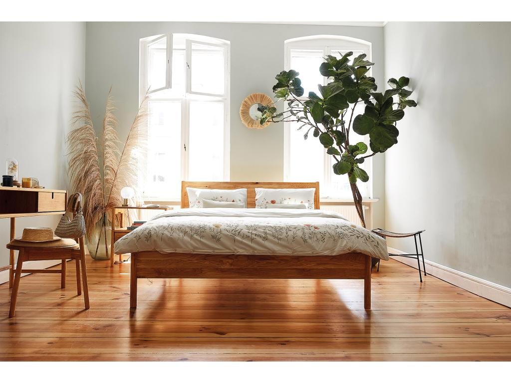 Bed - Natural Oak Wood, W 65.7 x D 78.7 x H 37.4 in