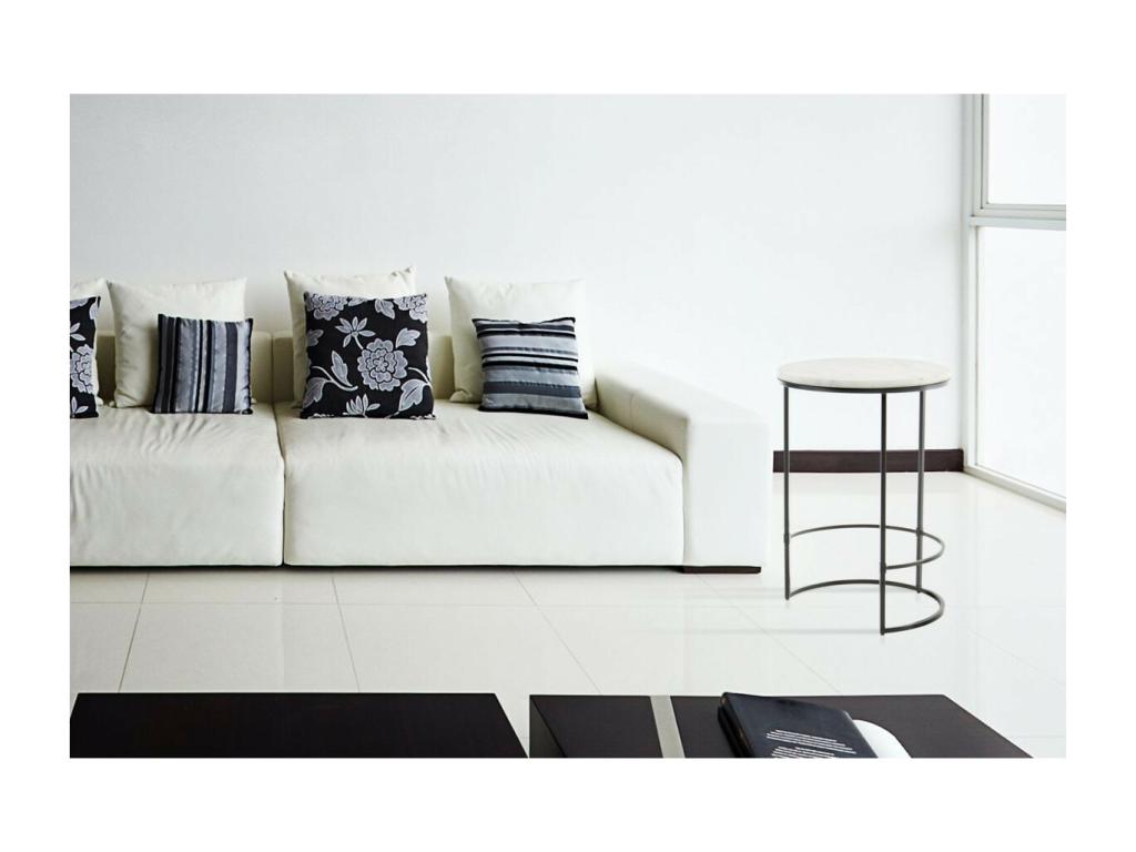 Table - White Marble, W 17.5 x D 17.5 x H 25.2 in